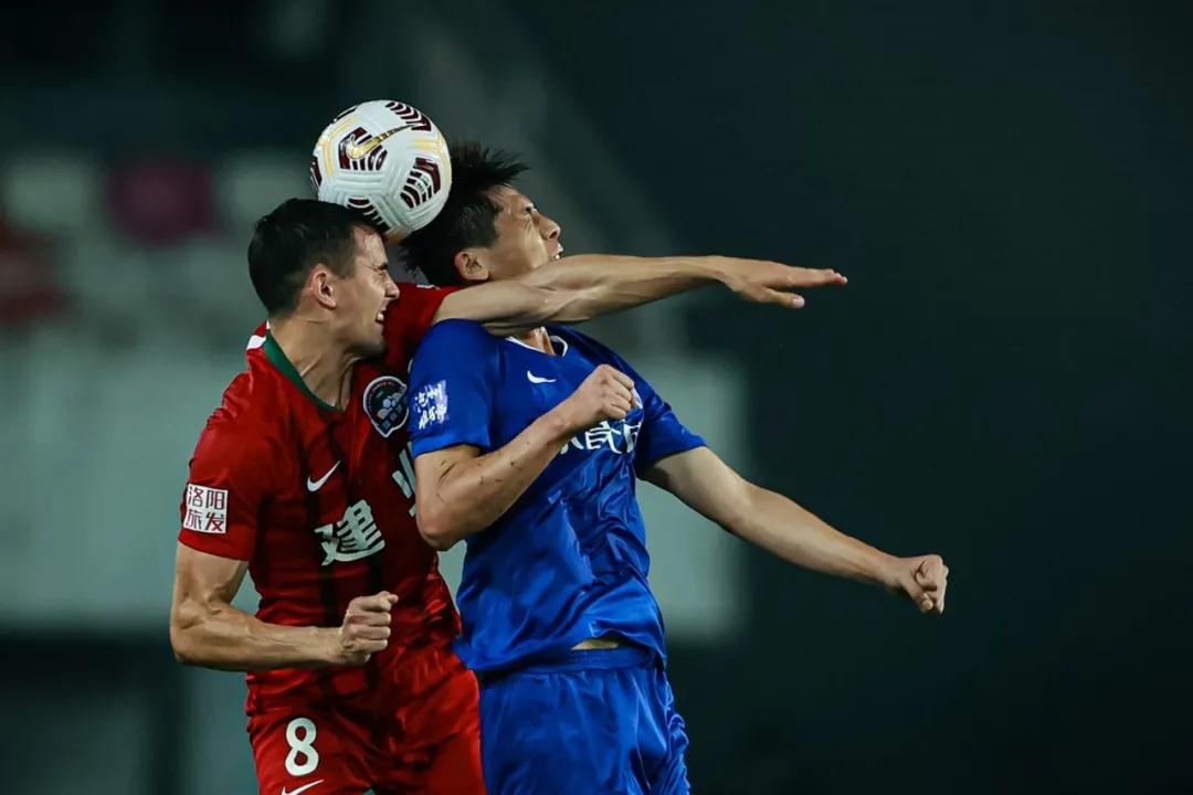 3 منتخبات تهدّد حلم ميسي بكأس العالم البرازيل في المقدّمة